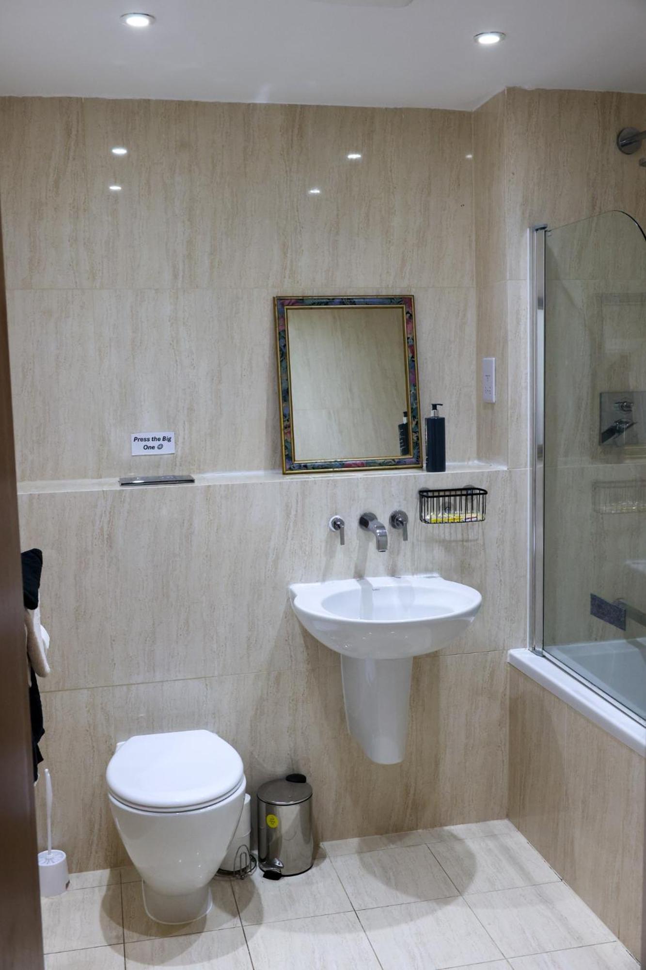 Centrally Located 1Br Apt Near Edg Cricket, University Of Bham, Priory Hospital & Cannon Hill Park Birmingham Eksteriør billede