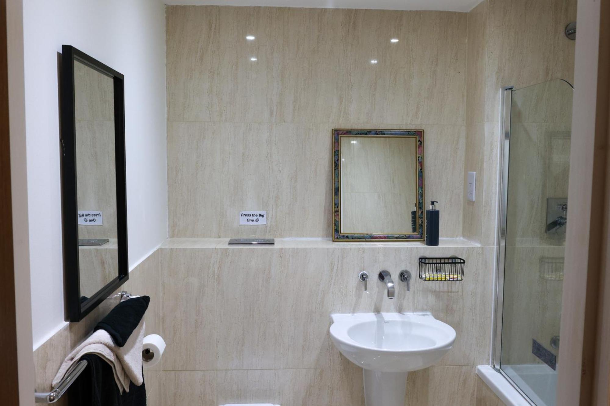 Centrally Located 1Br Apt Near Edg Cricket, University Of Bham, Priory Hospital & Cannon Hill Park Birmingham Eksteriør billede